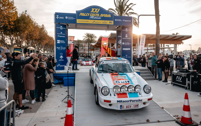 Vibrante salida del XXI Rally Costa Brava Històric desde Empuriabrava